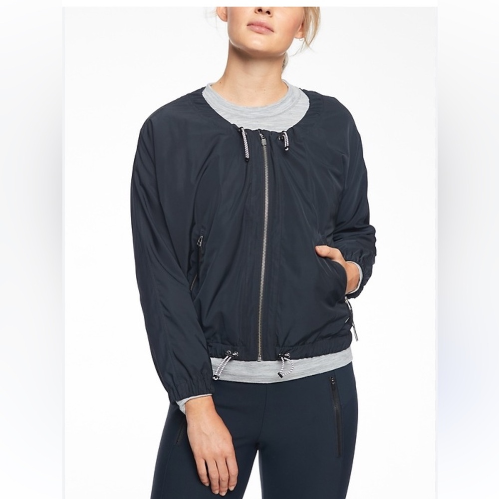 Athleta Chill Bomber Jacket Rain
Coat Full Zip Drawstring - Navy XS